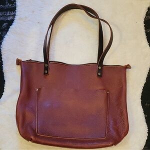Portland Leather Goods Zippered Leather Tote in Nutmeg (Medium)